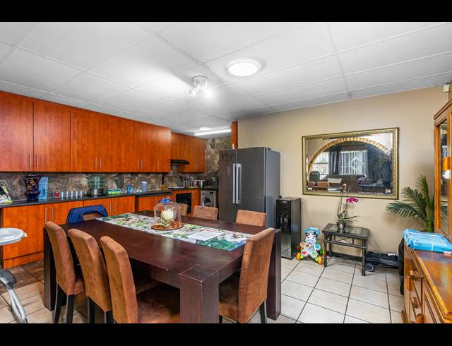 6 BEDROOM FREEHOLD FOR SALE IN SUNWARD PARK